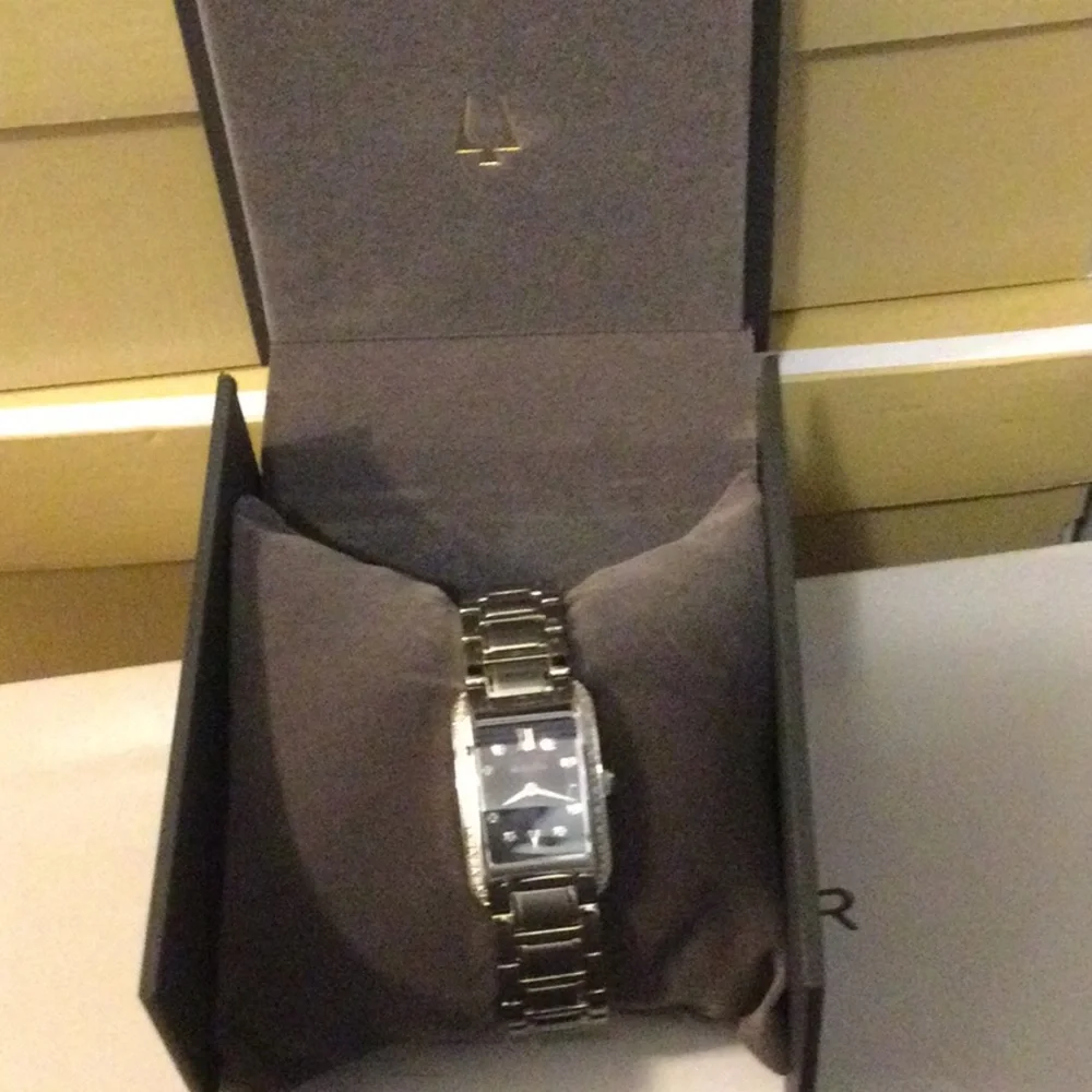 ❤️❤️PRETTY❤️Bulova❤️❤️ - Picture 7 of 13